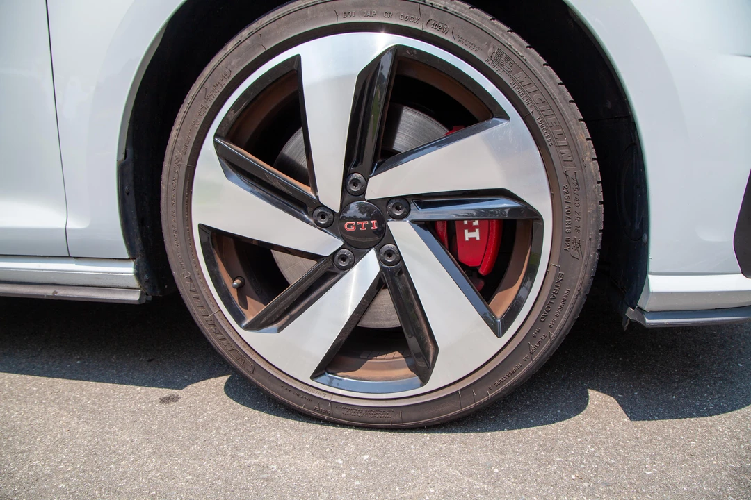 2020 Volkswagen GTI Mk7 - Image 28 of 31