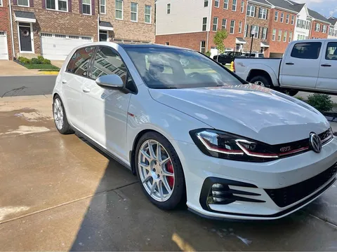 2020 Volkswagen Golf GTI SE