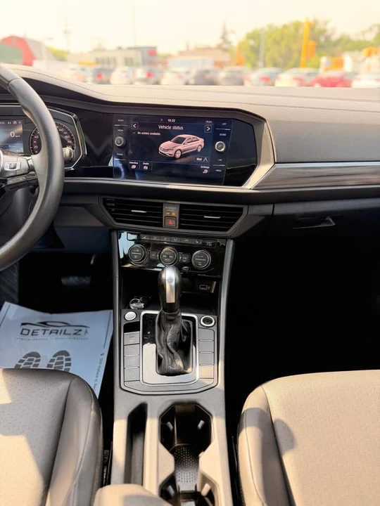 2020 Volkswagen A7 Jetta - Image 9 of 17