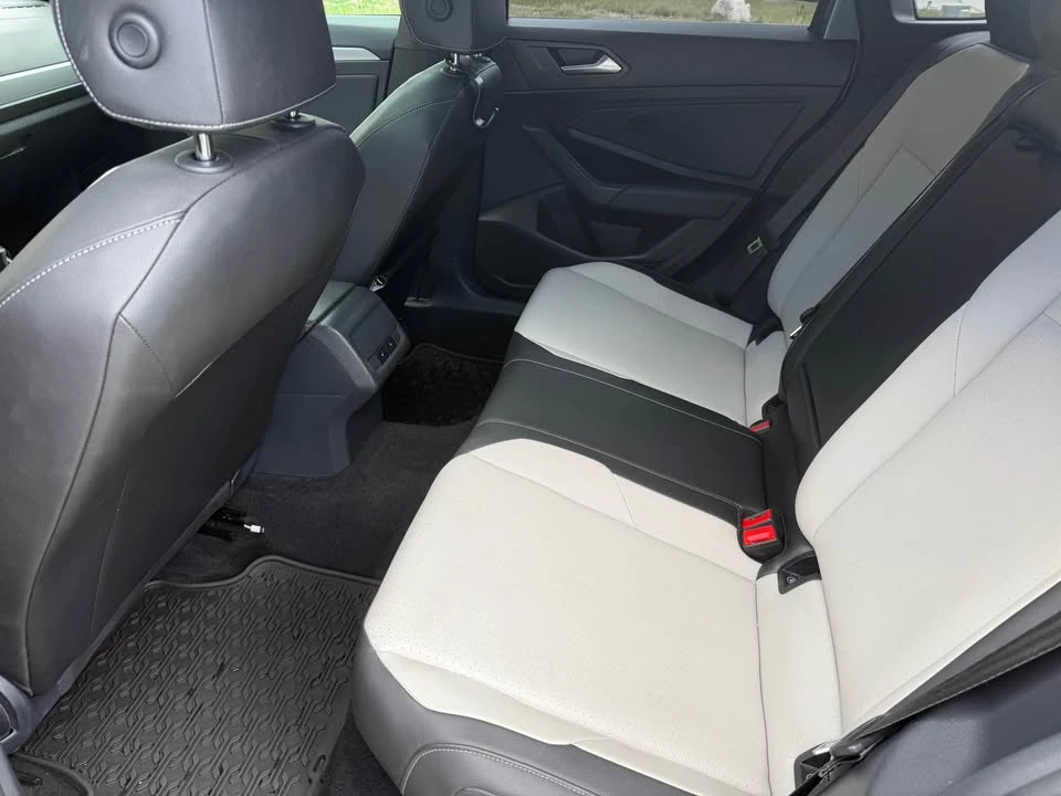 2020 Volkswagen A7 Jetta - Image 8 of 10