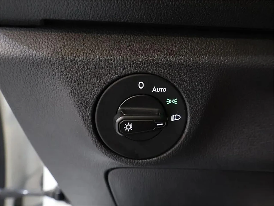 2020 Volkswagen A7 Jetta - Image 13 of 31