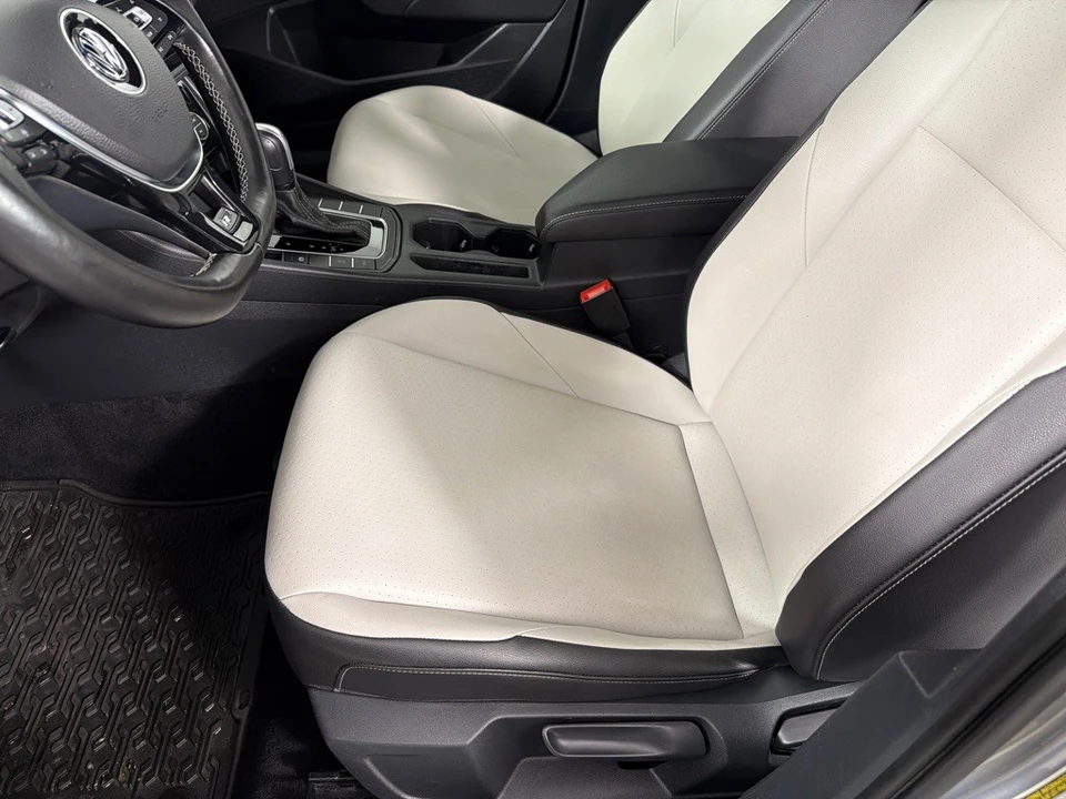 2020 Volkswagen A7 Jetta - Image 9 of 12