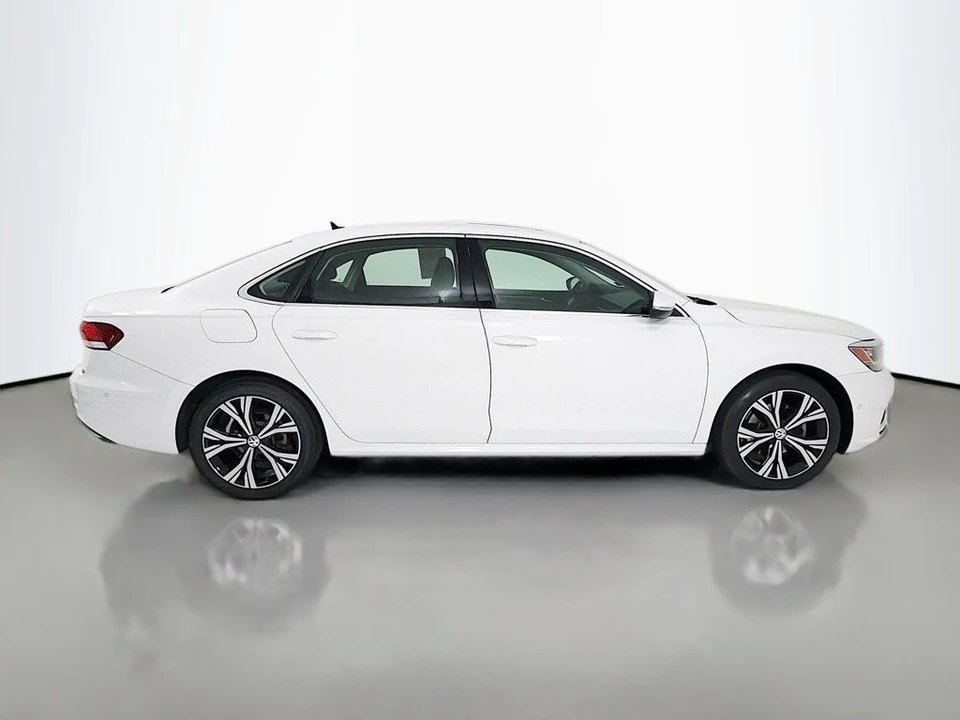 2020 Volkswagen Passat - Image 8 of 12