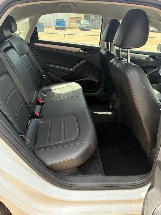 2020 Volkswagen Passat - Image 12 of 15