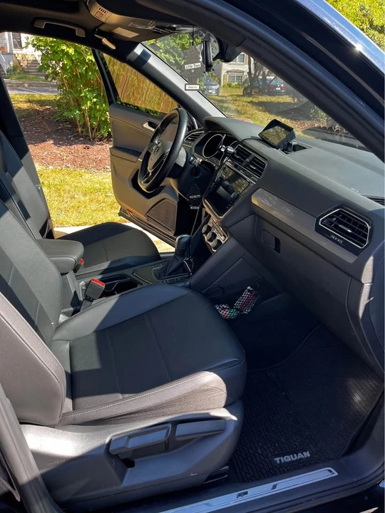 2020 Volkswagen Tiguan - Image 10 of 17