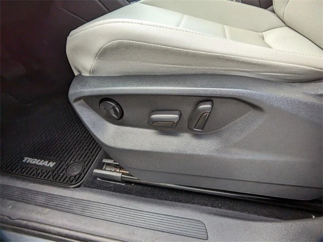 2020 Volkswagen Tiguan - Image 17 of 21
