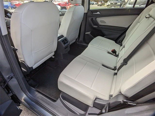 2020 Volkswagen Tiguan - Image 13 of 21