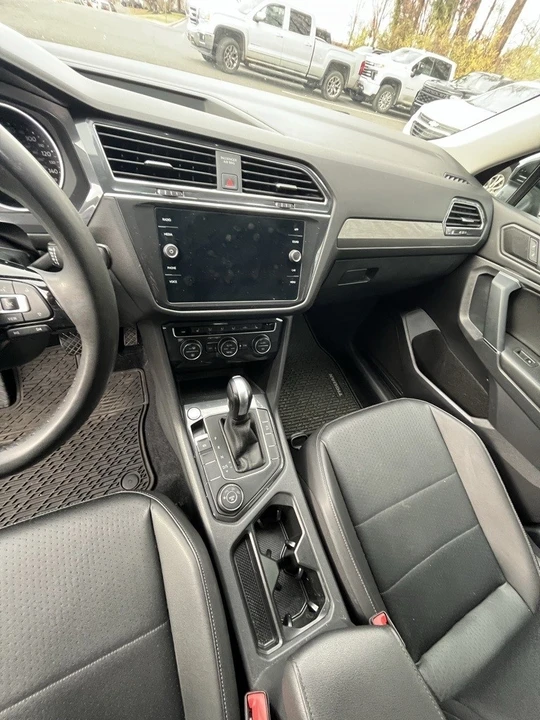 2020 Volkswagen Tiguan - Image 10 of 12