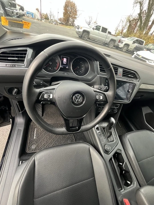 2020 Volkswagen Tiguan - Image 8 of 12