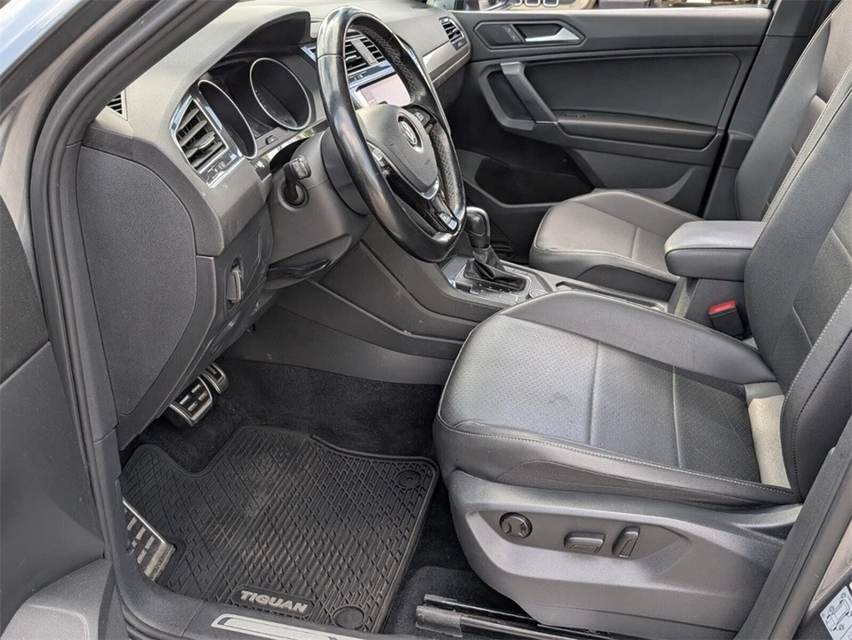 2020 Volkswagen Tiguan - Image 8 of 12