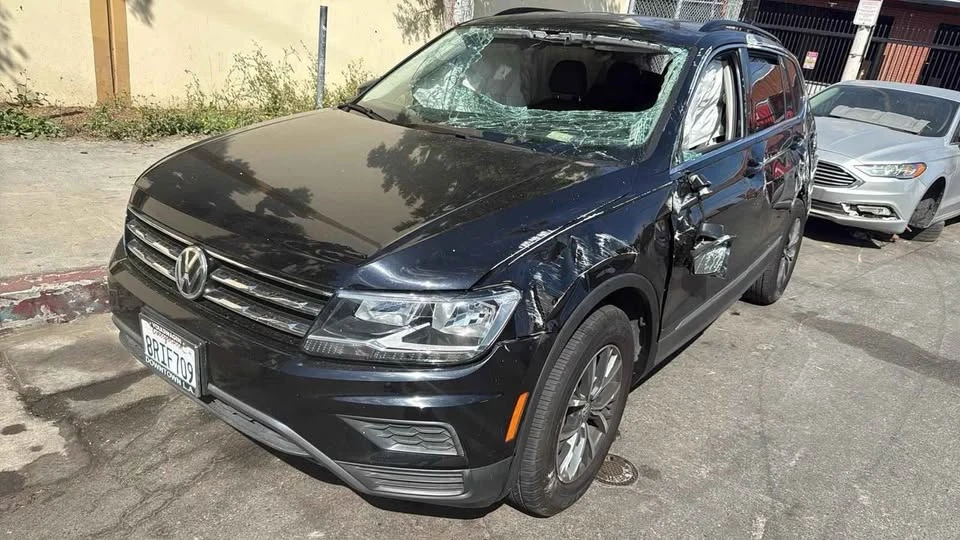 2020 Volkswagen Tiguan - Image 2 of 4