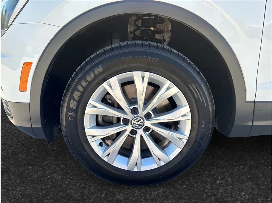 2020 Volkswagen Tiguan - Image 12 of 21