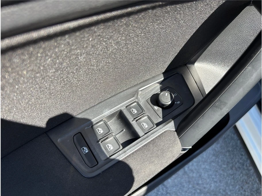 2020 Volkswagen Tiguan - Image 17 of 21