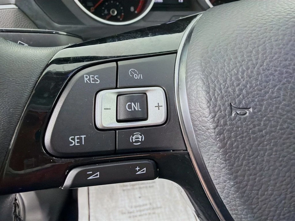 2020 Volkswagen Tiguan - Image 11 of 12