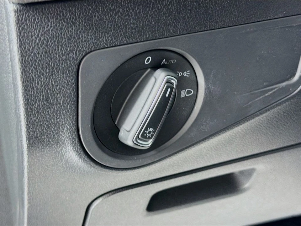 2020 Volkswagen Tiguan - Image 10 of 12