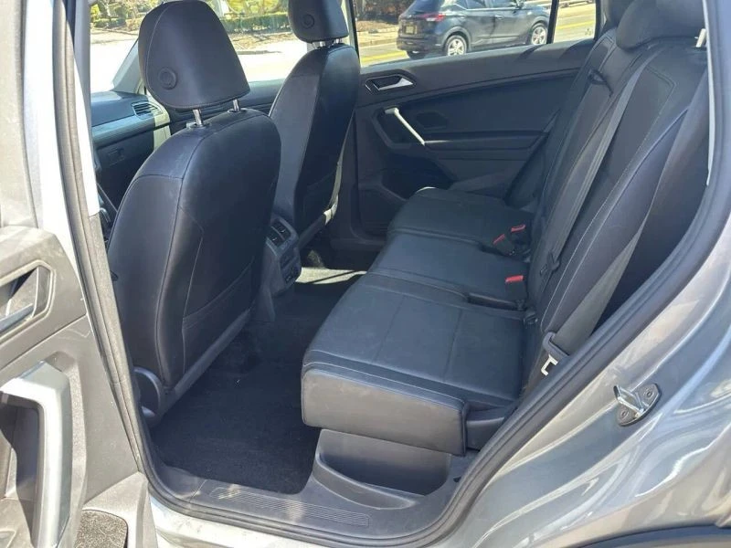 2020 Volkswagen Tiguan - Image 8 of 12