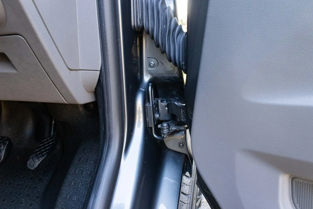 2020 Volkswagen EuroVan - Image 23 of 30