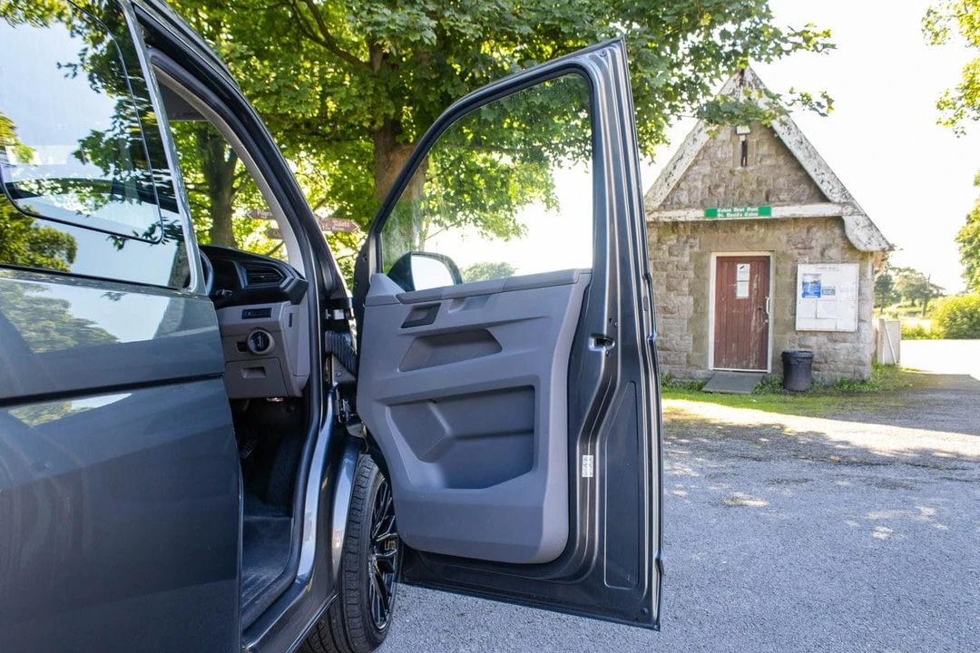 2020 Volkswagen EuroVan - Image 21 of 30