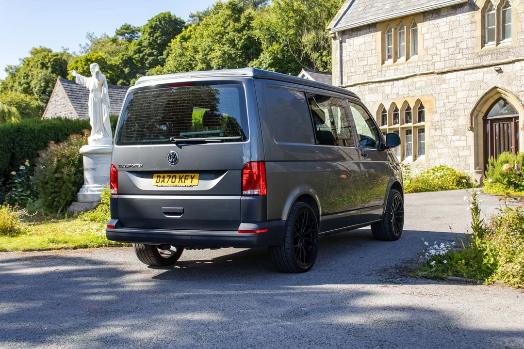 2020 Volkswagen EuroVan - Image 16 of 30