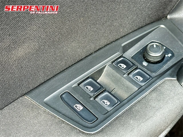 2020 Volkswagen Tiguan - Image 11 of 16