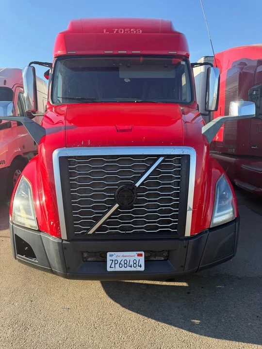 2020 Volvo 760 - Image 2 of 19
