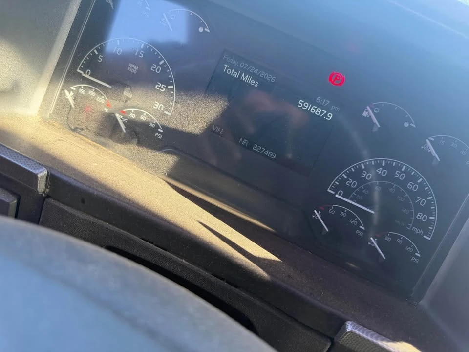 2020 Volvo 760 - Image 9 of 19