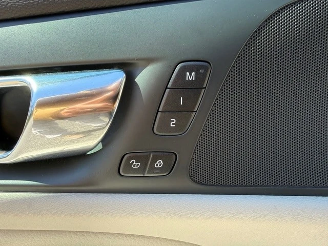 2020 Volvo S60 3rd Gen - Image 12 of 21