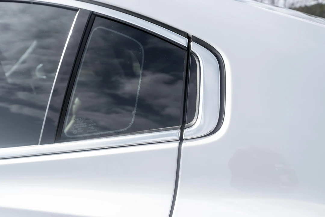 2020 Volvo S60 3rd Gen - Image 23 of 31