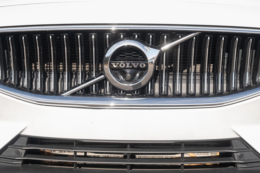 2020 Volvo S60 3rd Gen - Image 16 of 31