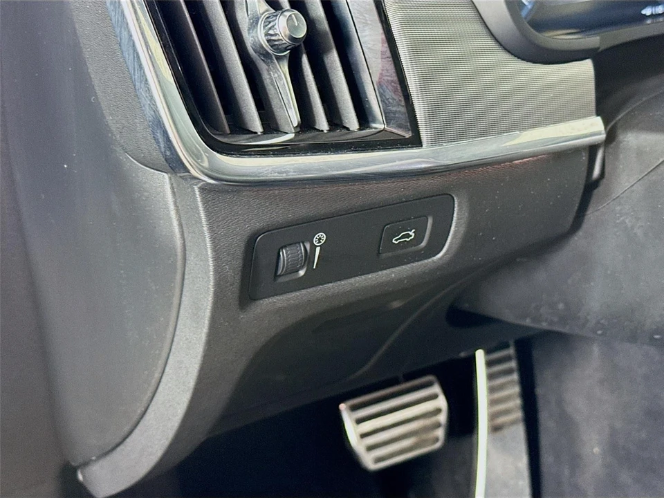 2020 Volvo S90 - Image 5 of 17