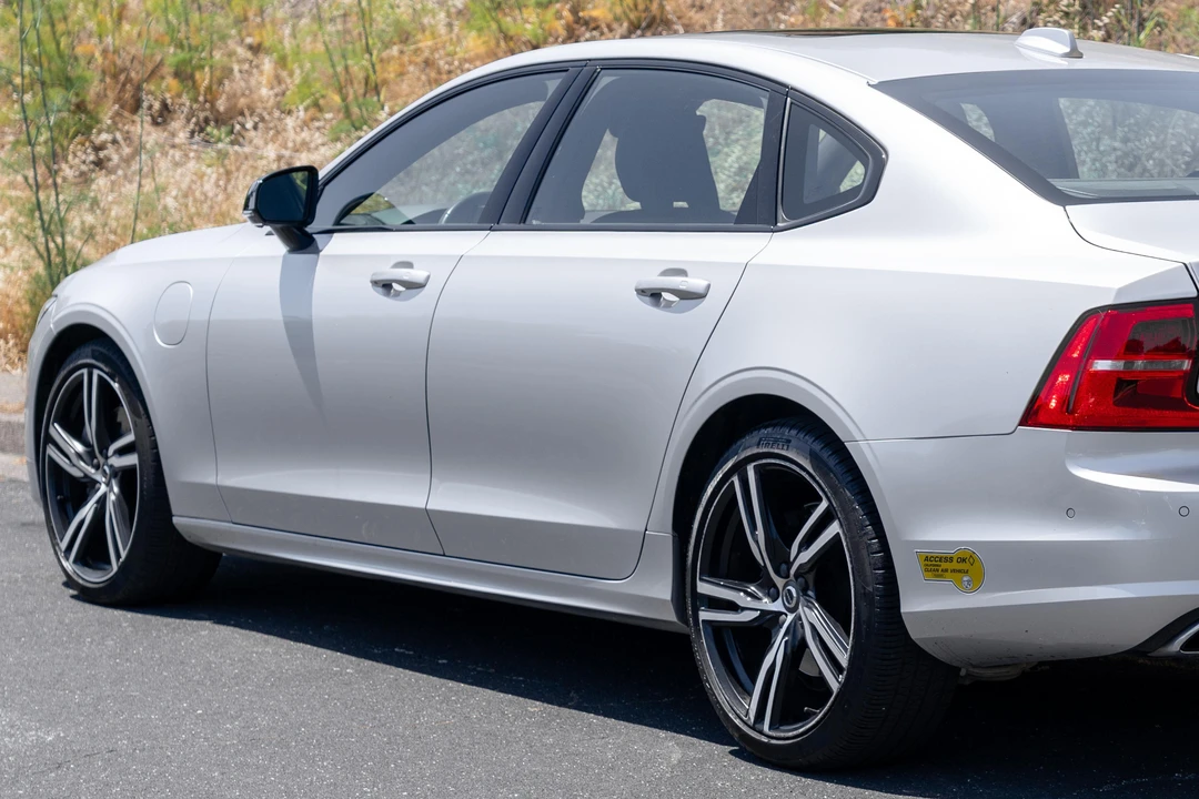 2020 Volvo S90 - Image 17 of 31