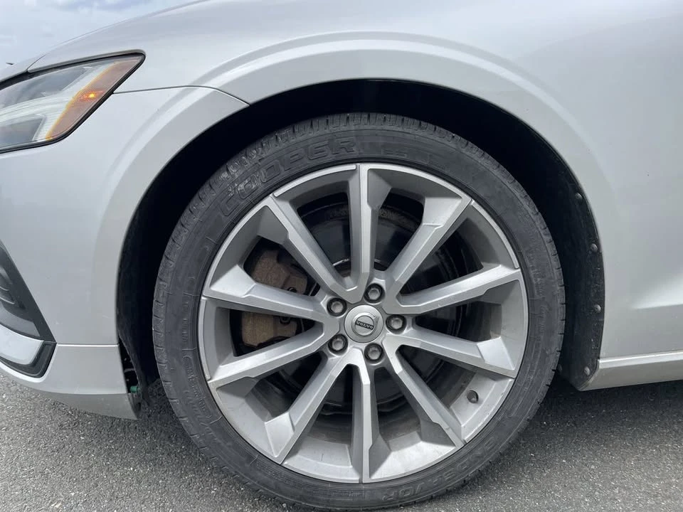 2020 Volvo V60 2nd Gen - Image 11 of 16