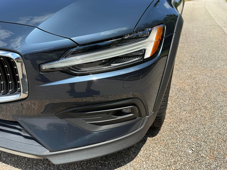 2020 Volvo V60 2nd Gen - Image 12 of 31