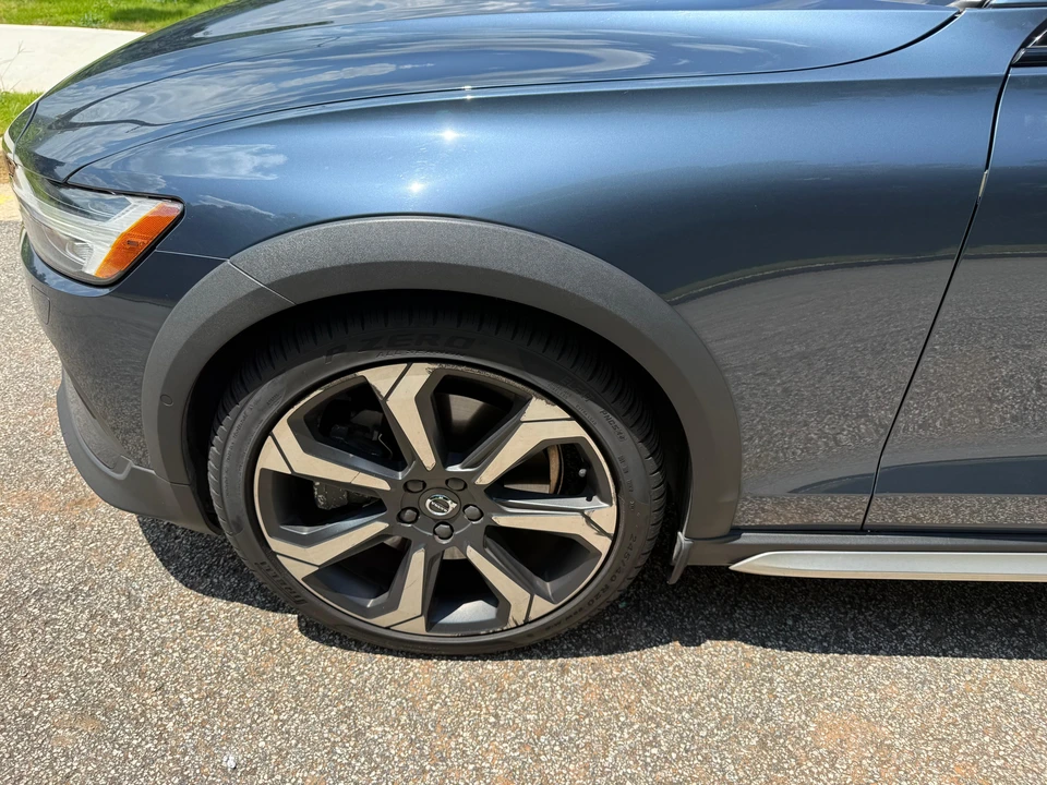 2020 Volvo V60 2nd Gen - Image 13 of 31