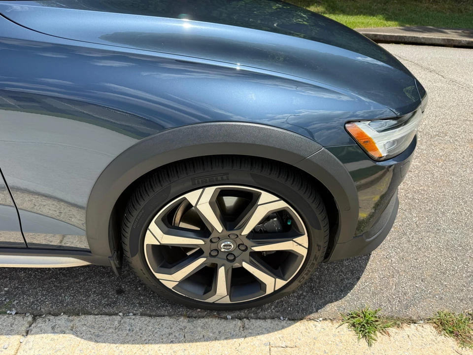 2020 Volvo V60 2nd Gen - Image 25 of 31