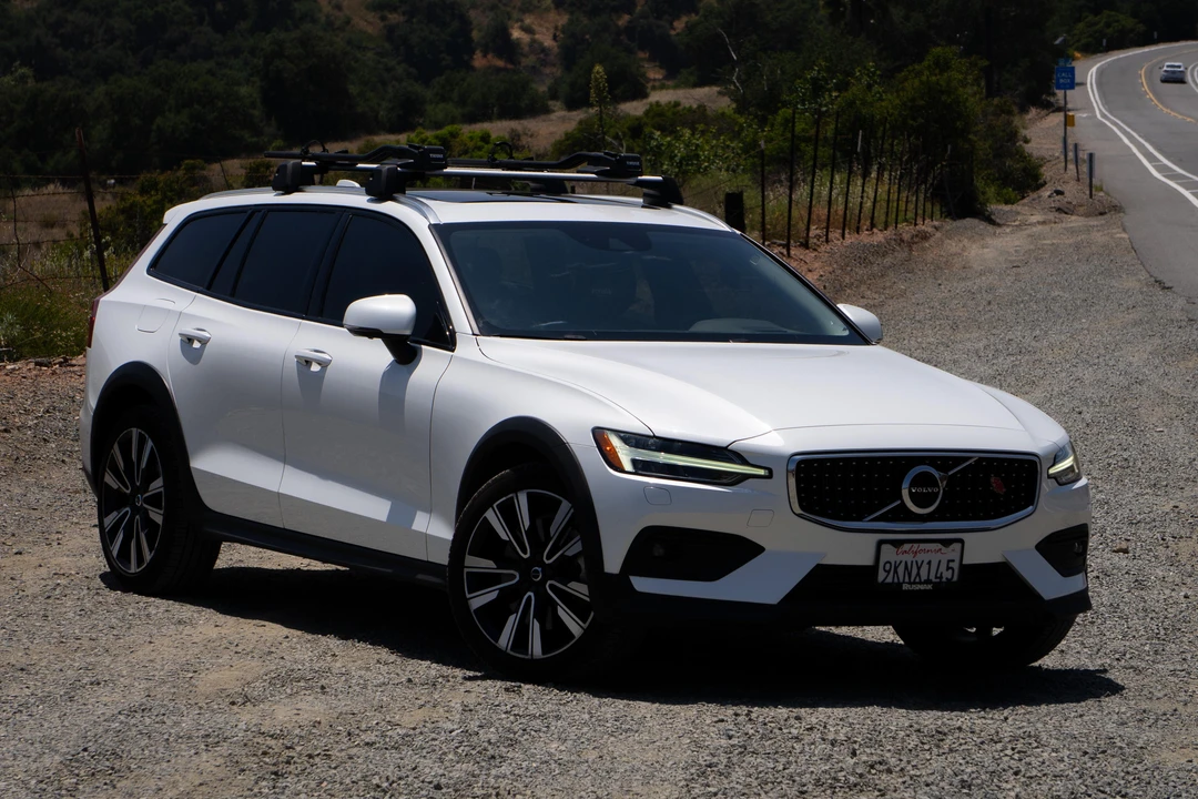 2020 Volvo V60 2nd Gen - Image 19 of 25