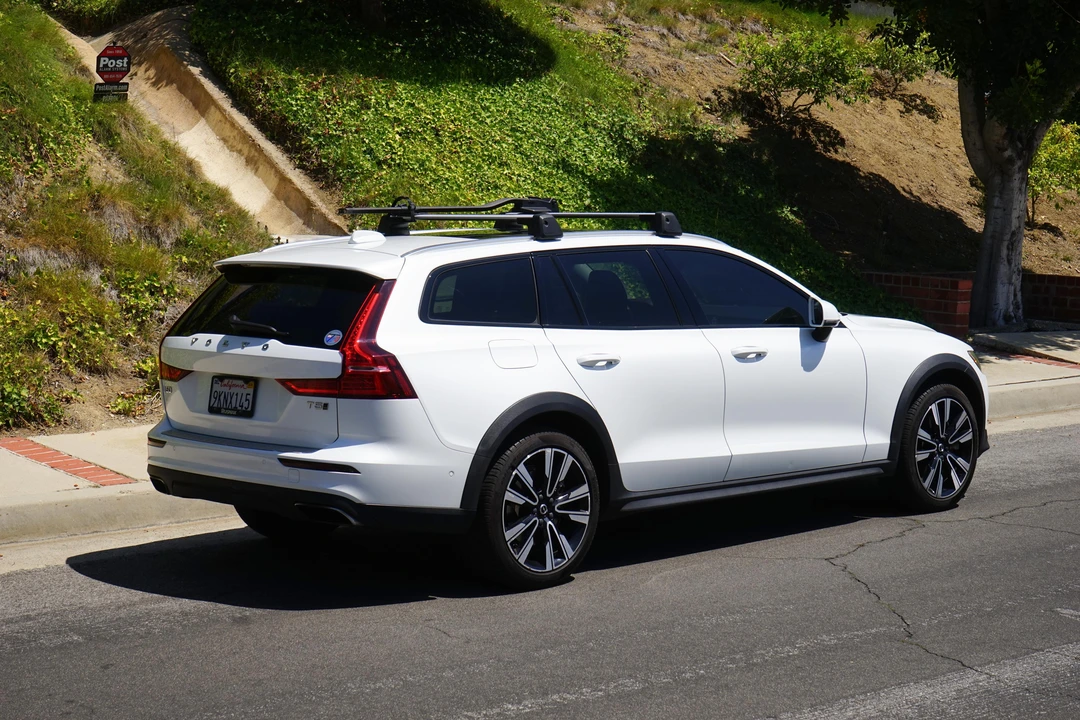 2020 Volvo V60 2nd Gen - Image 14 of 25