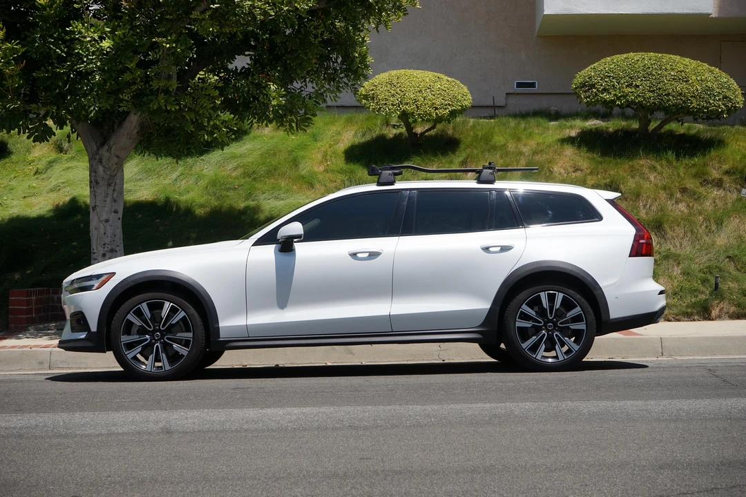 2020 Volvo V60 2nd Gen - Image 9 of 25