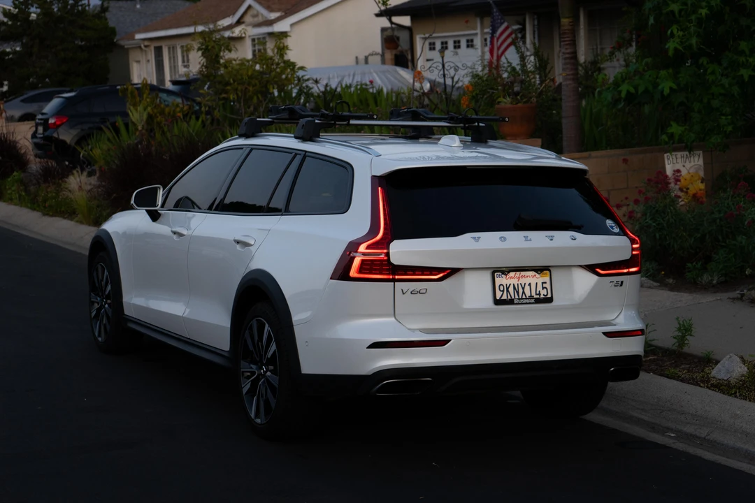 2020 Volvo V60 2nd Gen - Image 13 of 25
