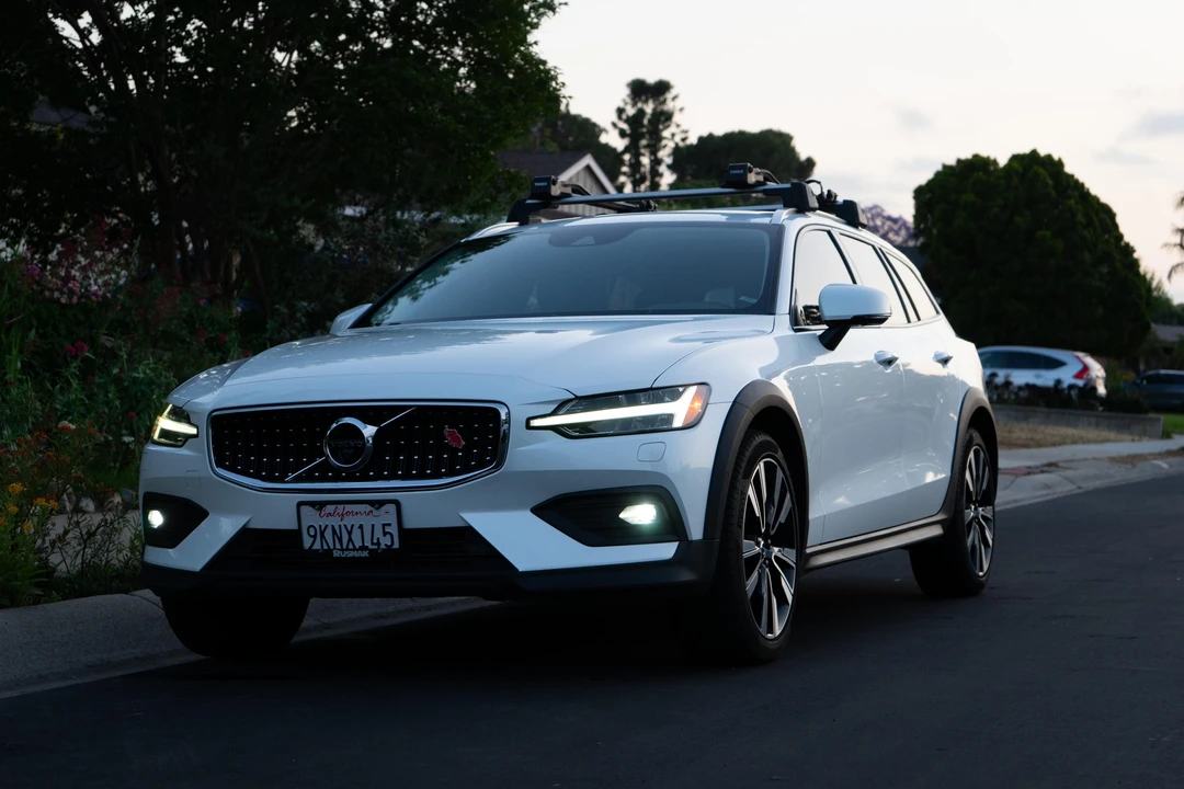 2020 Volvo V60 2nd Gen - Image 7 of 25