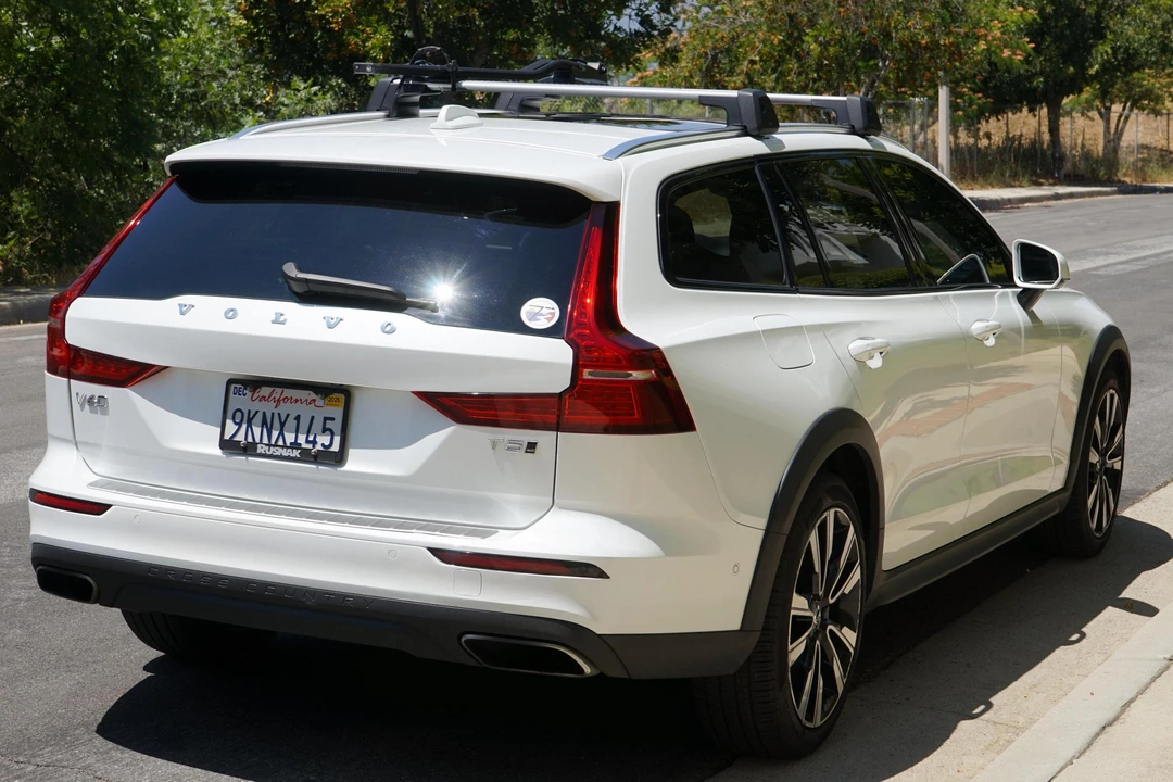 2020 Volvo V60 2nd Gen - Image 4 of 25