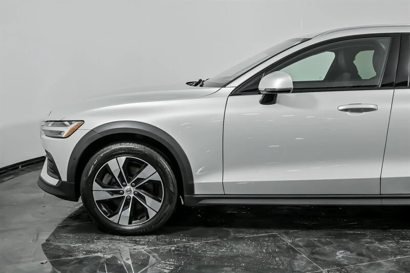 2020 Volvo V60 2nd Gen - Image 6 of 31