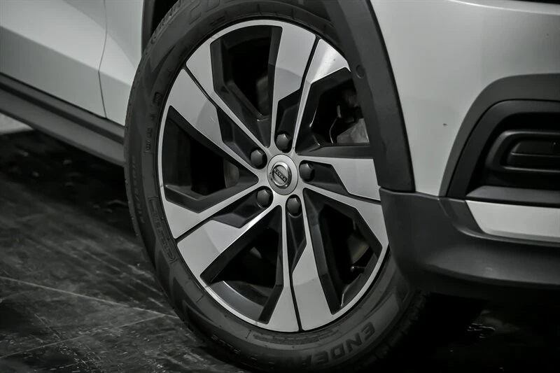2020 Volvo V60 2nd Gen - Image 3 of 31