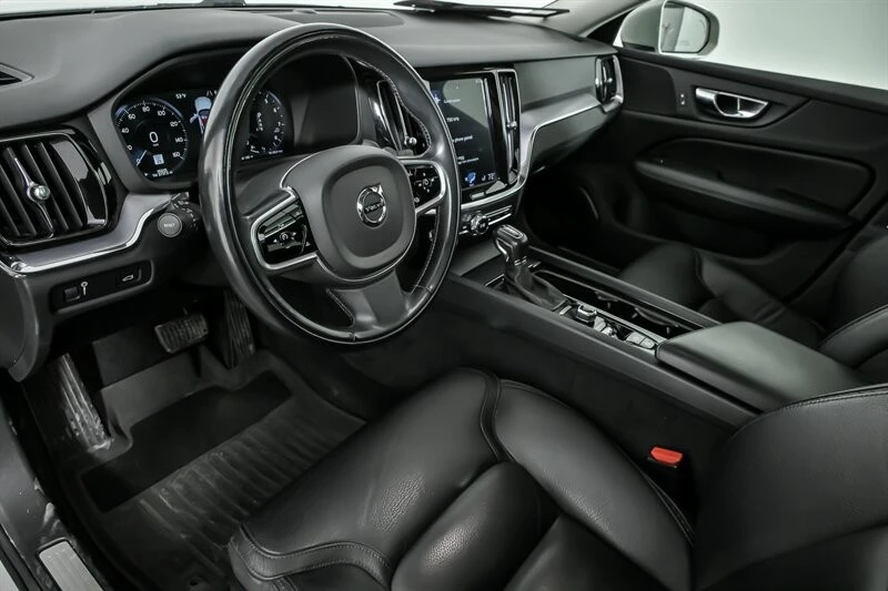 2020 Volvo V60 2nd Gen - Image 16 of 31