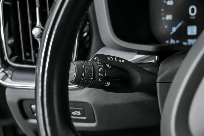 2020 Volvo V60 2nd Gen - Image 25 of 31