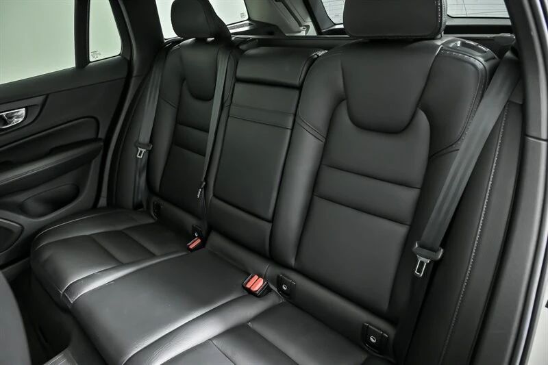 2020 Volvo V60 2nd Gen - Image 20 of 31