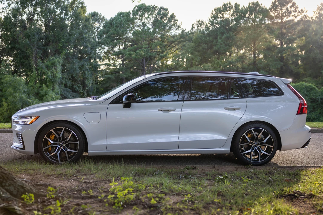 2020 Volvo V60 2nd Gen - Image 12 of 31