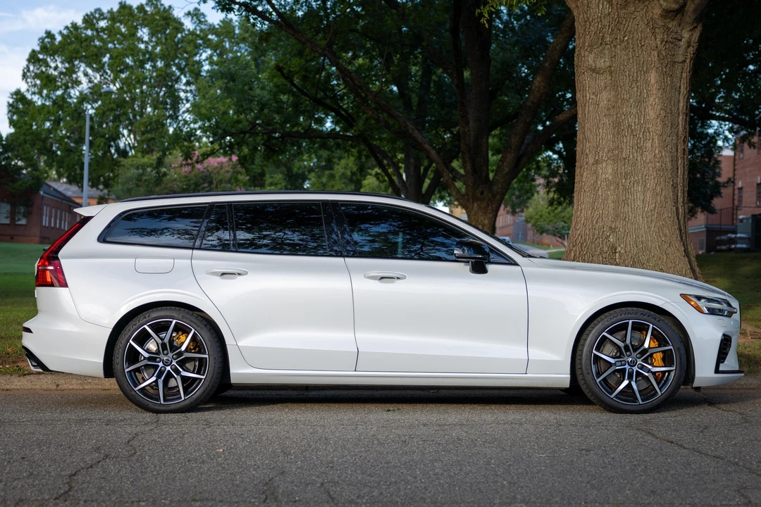 2020 Volvo V60 2nd Gen - Image 3 of 31