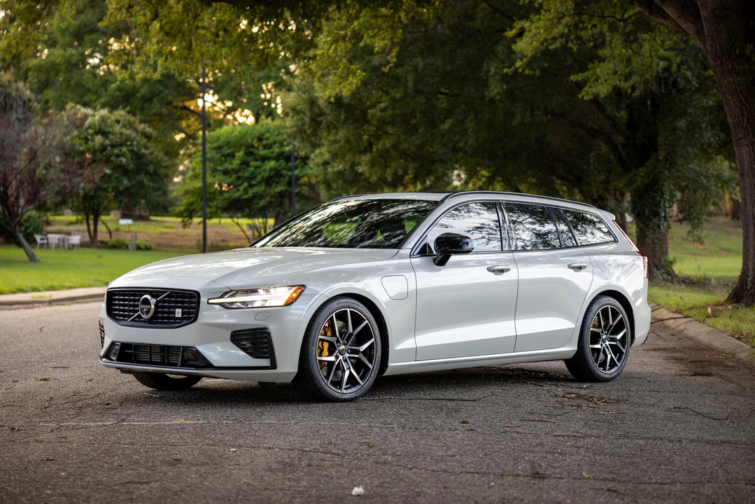 2020 Volvo V60 2nd Gen - Image 11 of 31