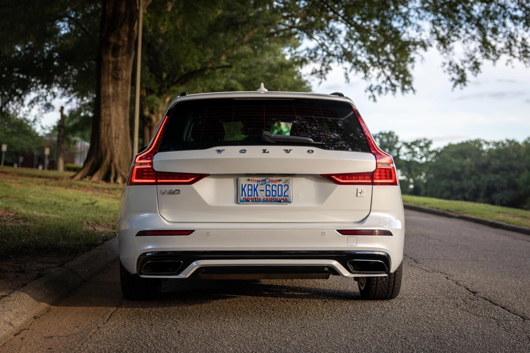 2020 Volvo V60 2nd Gen - Image 13 of 31